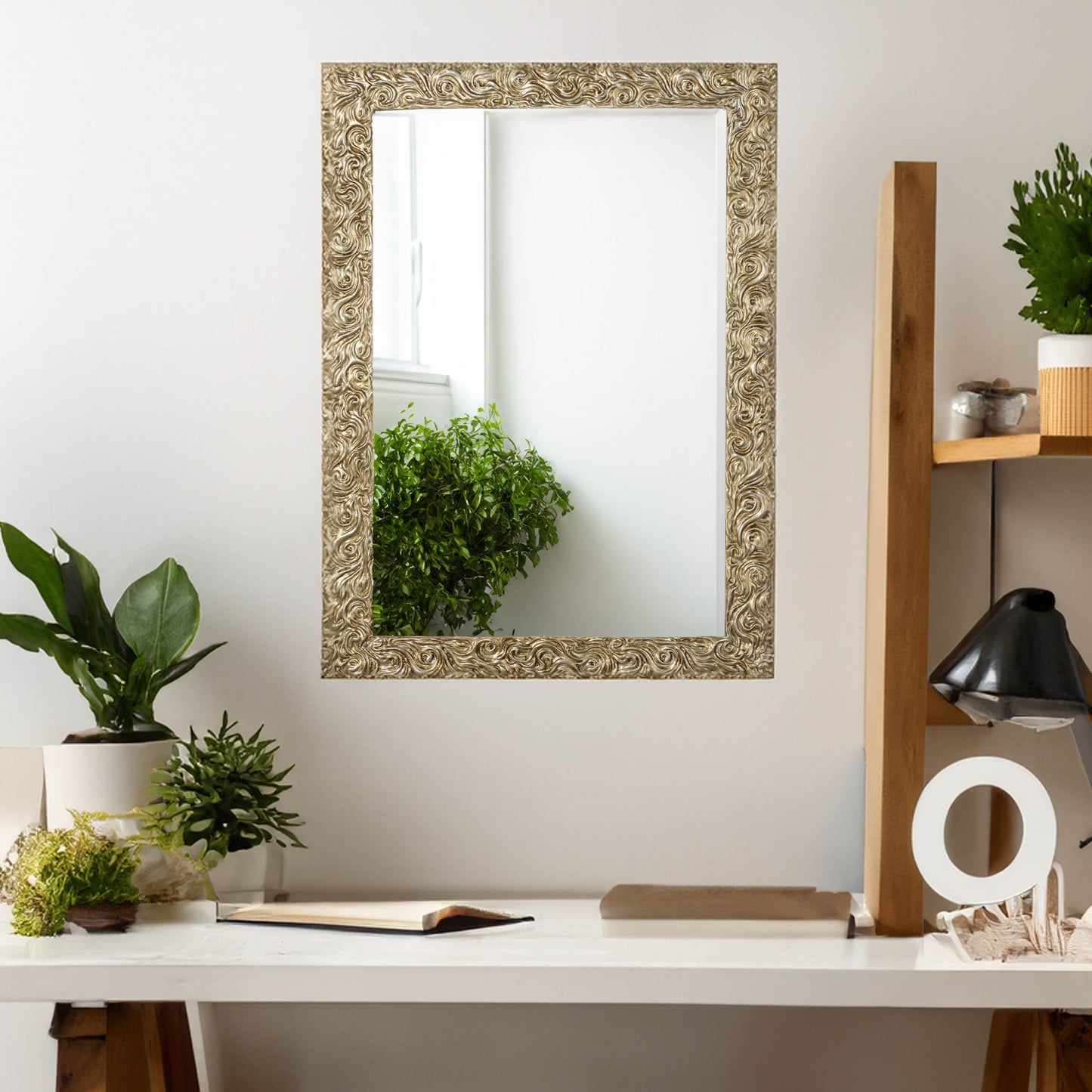 Specchio da parete rettangolare cm. 50x70 Argento antico, con cornice in legno, Made in Italy